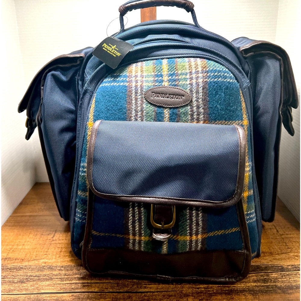 Pendleton, NEW PICNIC BACKPACK FULLY LOADED